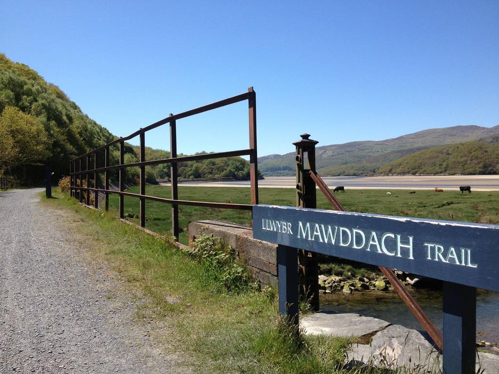 Snowdonia Snug - Studio Style Accommodation 돌겔라우 외부 사진